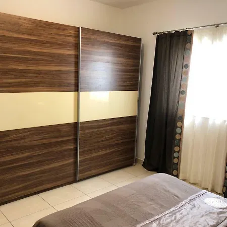 Apartment Modern And Bright 3 Bedroom With Pool Is-Swieqi