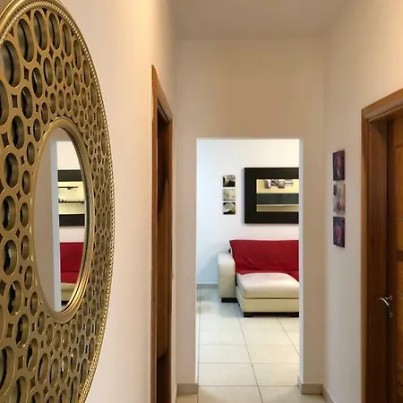 Modern And Bright 3 Bedroom With Pool *