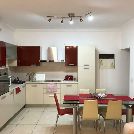 דירה Modern And Bright 3 Bedroom With Pool