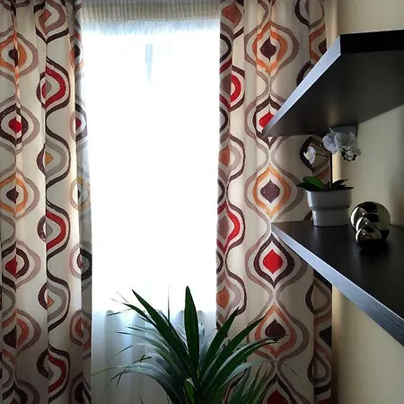 Modern And Bright 3 Bedroom With Pool *