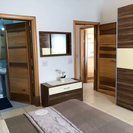 Modern And Bright 3 Bedroom With Pool Apartment Is-Swieqi