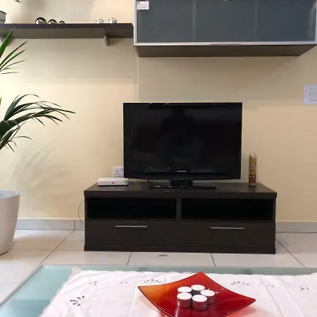 Modern And Bright 3 Bedroom With Pool Apartment Is-Swieqi